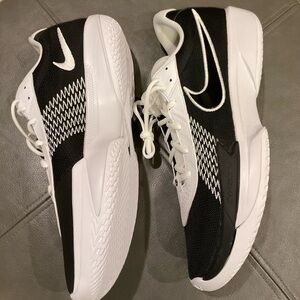 NWOT Nike Men's Black and White Air Zoom G.T. Cut Academy Athletic Shoes